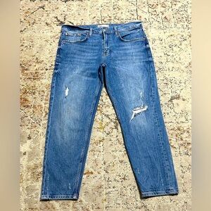 ZARA high rise distressed jeans size 8 baggy loose fit ankle cropped length